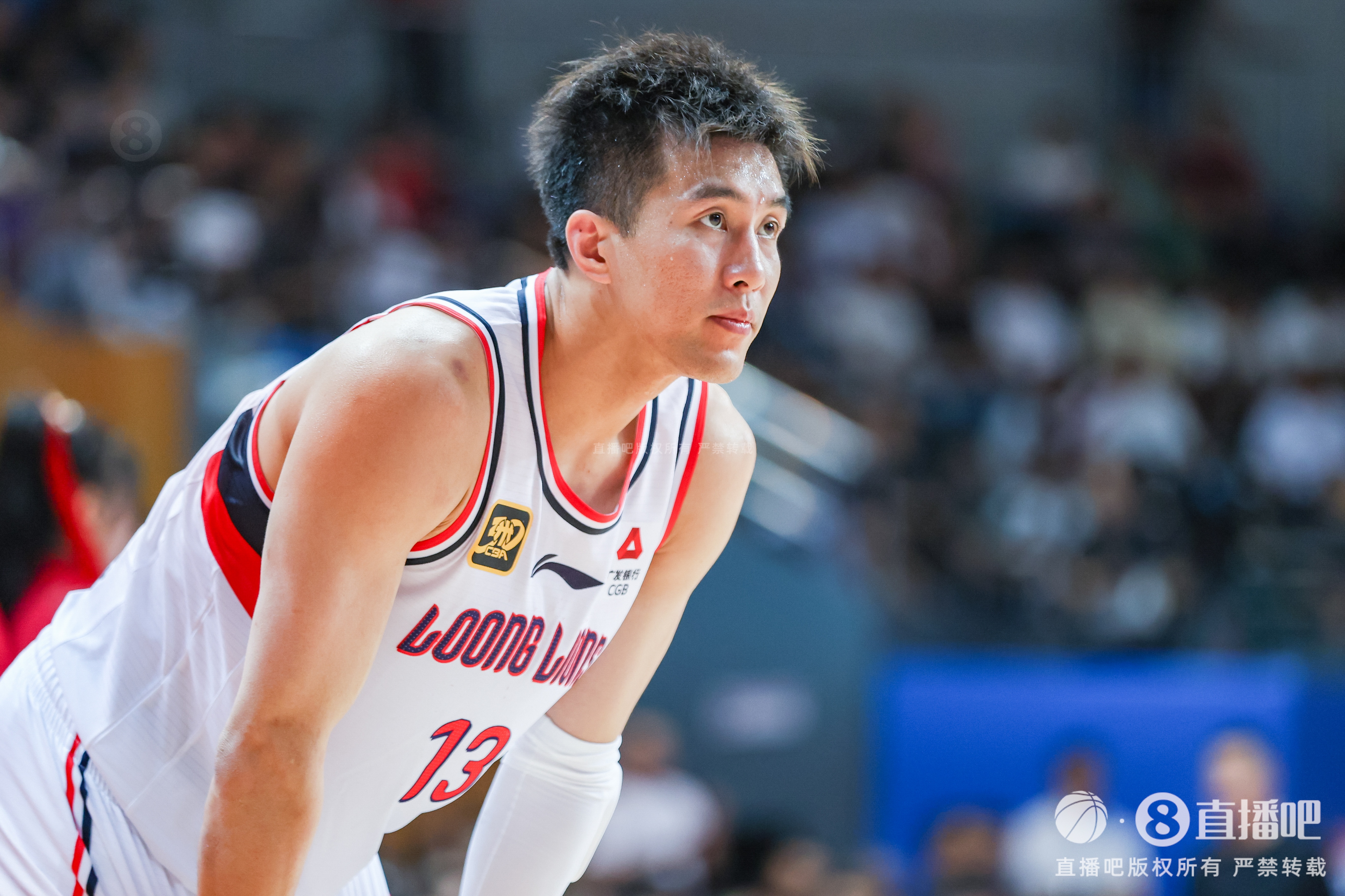 移动体育平台-持续引发热议!“知情人透露郭艾伦被骗细节”词条登顶微博热搜